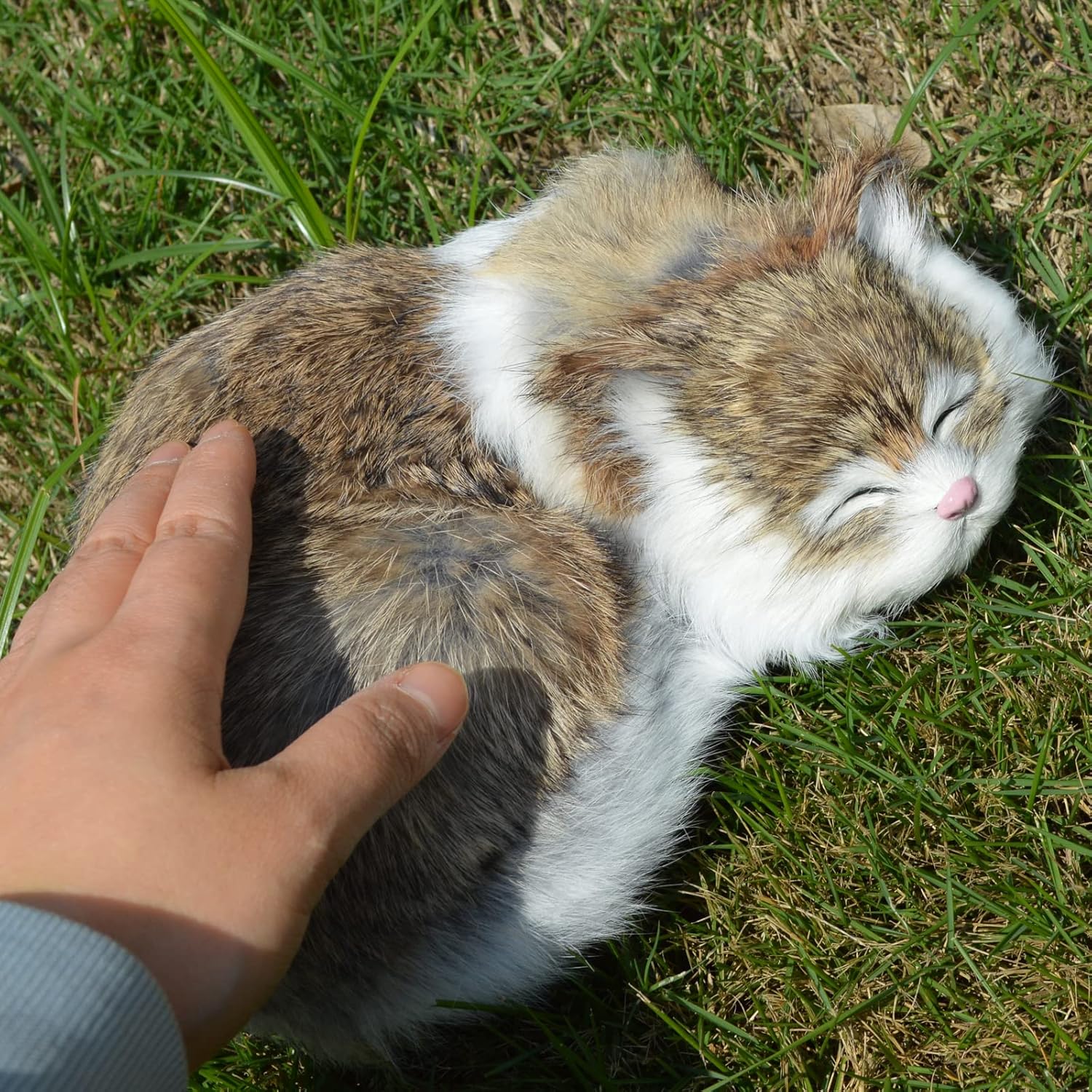 Lifelike Brown and White Sleeping Cat Figurine - Realistic Curled Up Doughnut Pose Fawn Bicolor Kitten Statue, Faux Fur Kitty Home Decor Gift